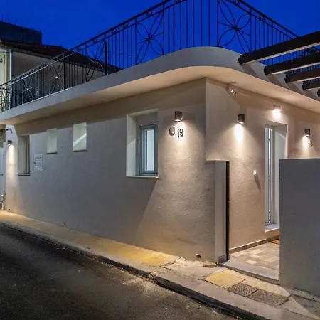 Central Corner Apts Zakynthos Town Exterior photo