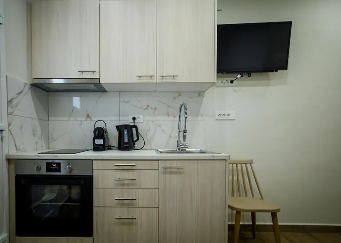 Central Corner Apts